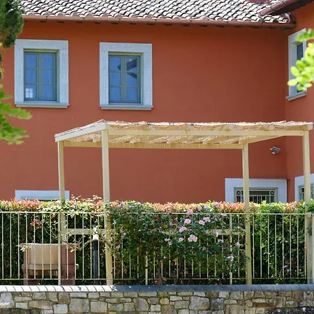 Spacious Flat With Castle View In Tuscany 아파트 레겔로