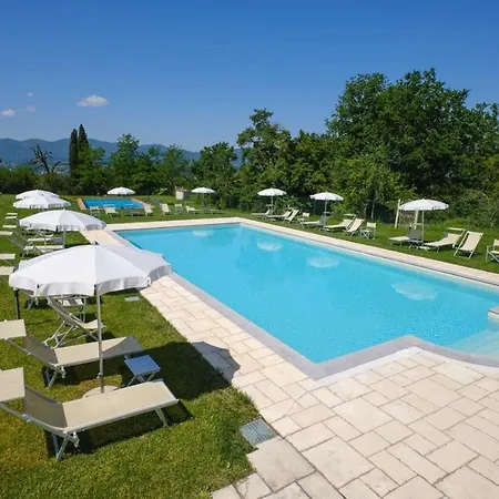 Spacious Flat With Castle View In Tuscany 公寓 *